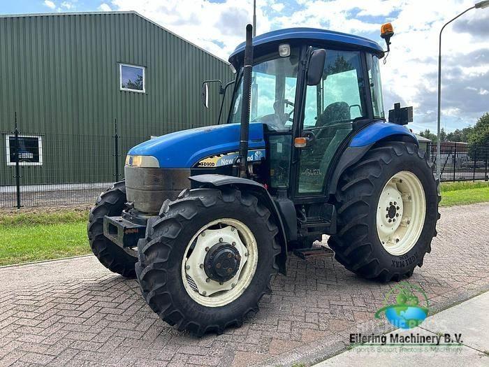 New Holland TD90 D Tractores