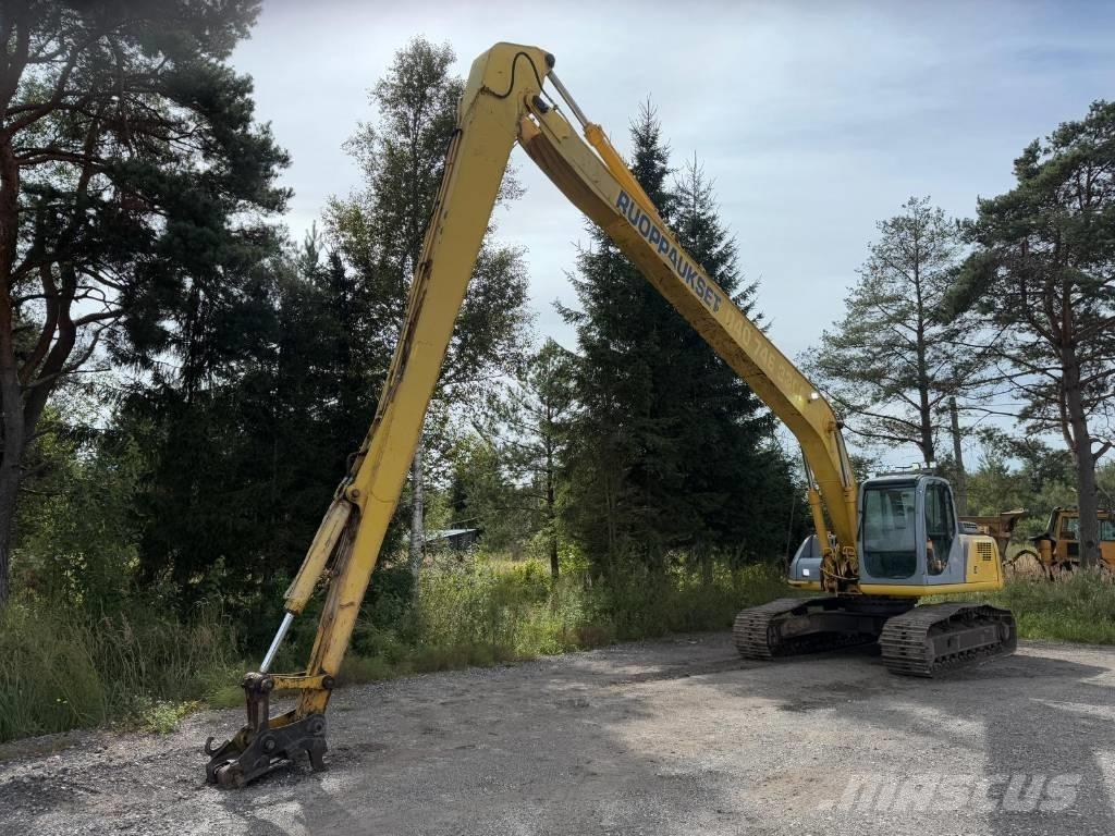 New Holland E 215 Excavadoras de largo alcance