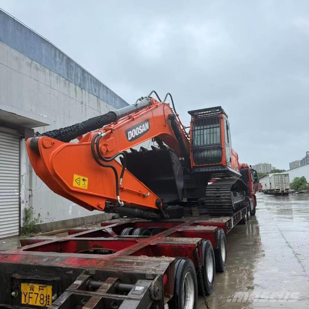 Doosan DX 225 LCA Excavadoras de cadenas