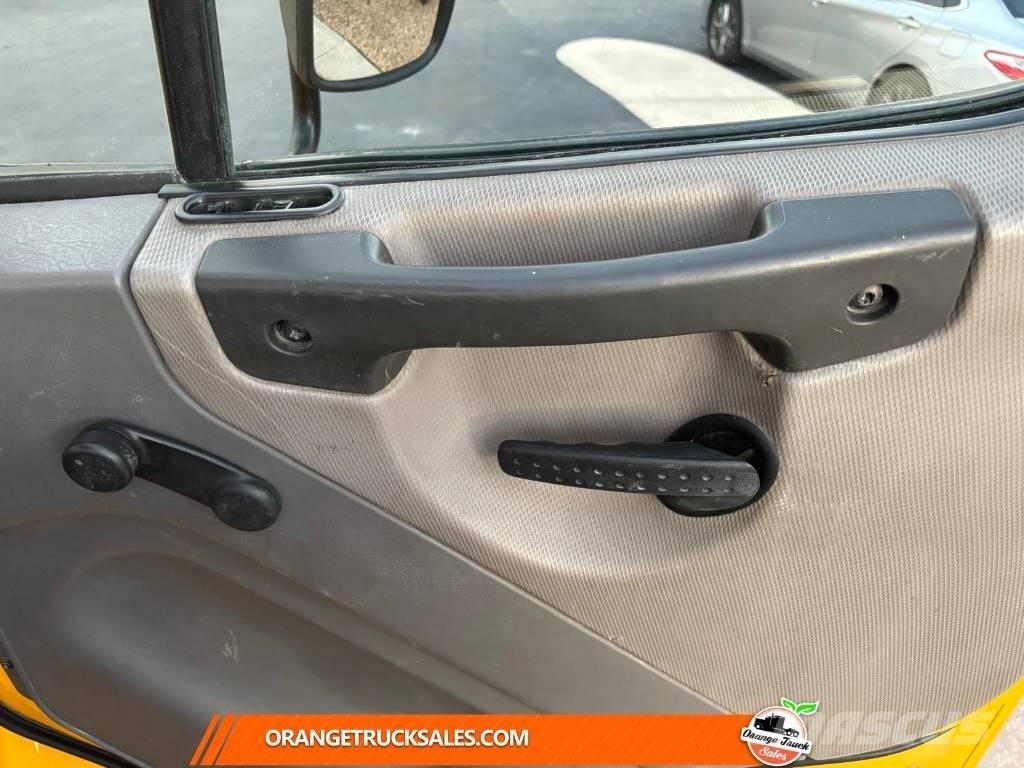 Freightliner M2 Camiones plataforma