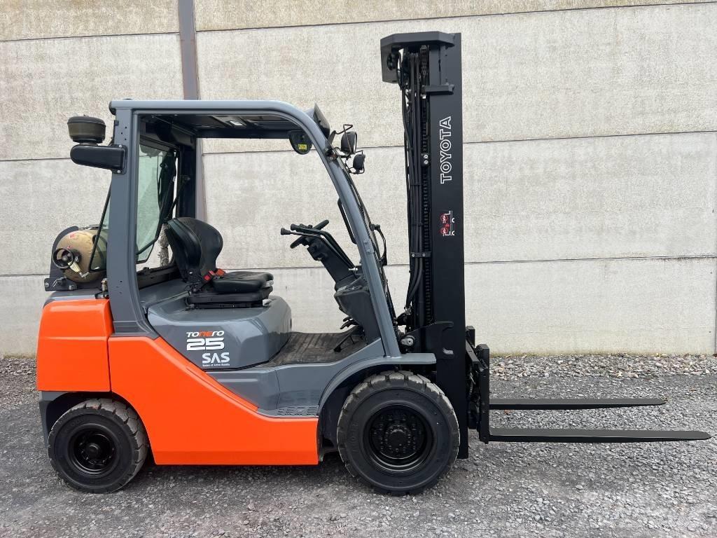 Toyota 02-8 FGF 25 Carretillas LPG
