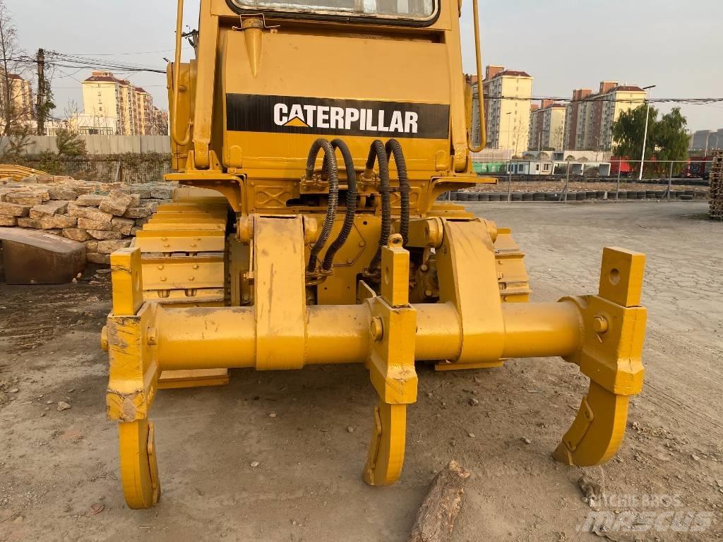 CAT D 6 D Buldozer sobre oruga
