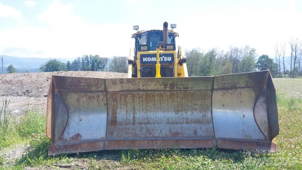 Komatsu D 65 PX-17 Buldozer sobre oruga