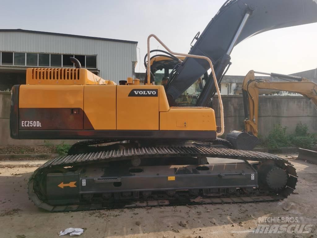 Volvo EC 250 D L Excavadoras de cadenas