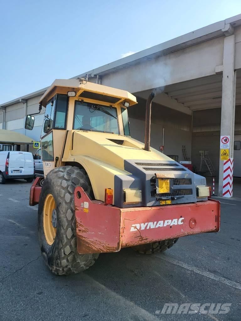 Dynapac CA 302 D Rodillos de un solo tambor