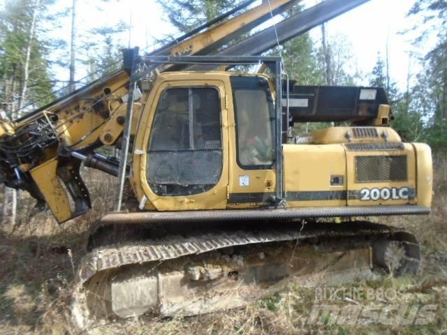 John Deere 200 LC Desramador