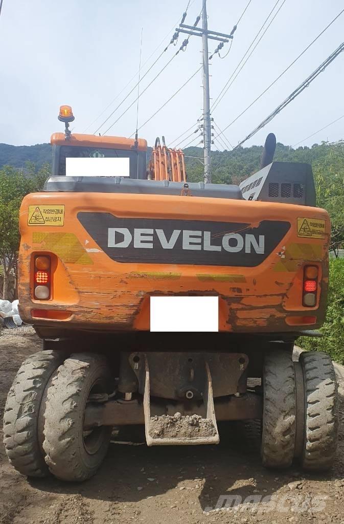 Doosan DX 140 W Excavadoras de ruedas