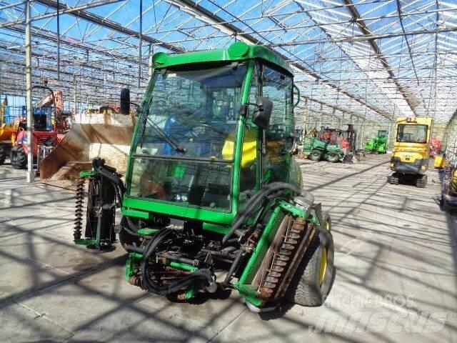 John Deere 3235C Tractores corta-césped