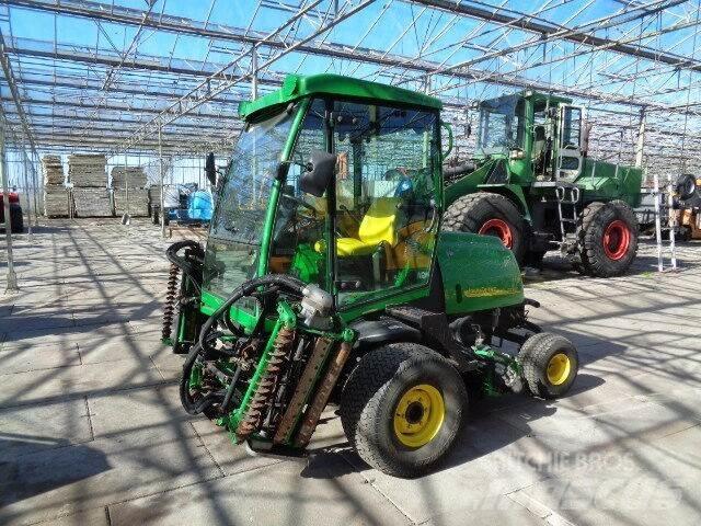 John Deere 3235C Tractores corta-césped
