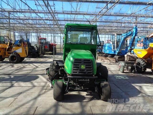 John Deere 3235C Tractores corta-césped