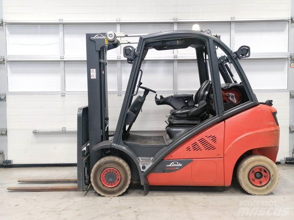 Linde H25T-02 Carretillas LPG