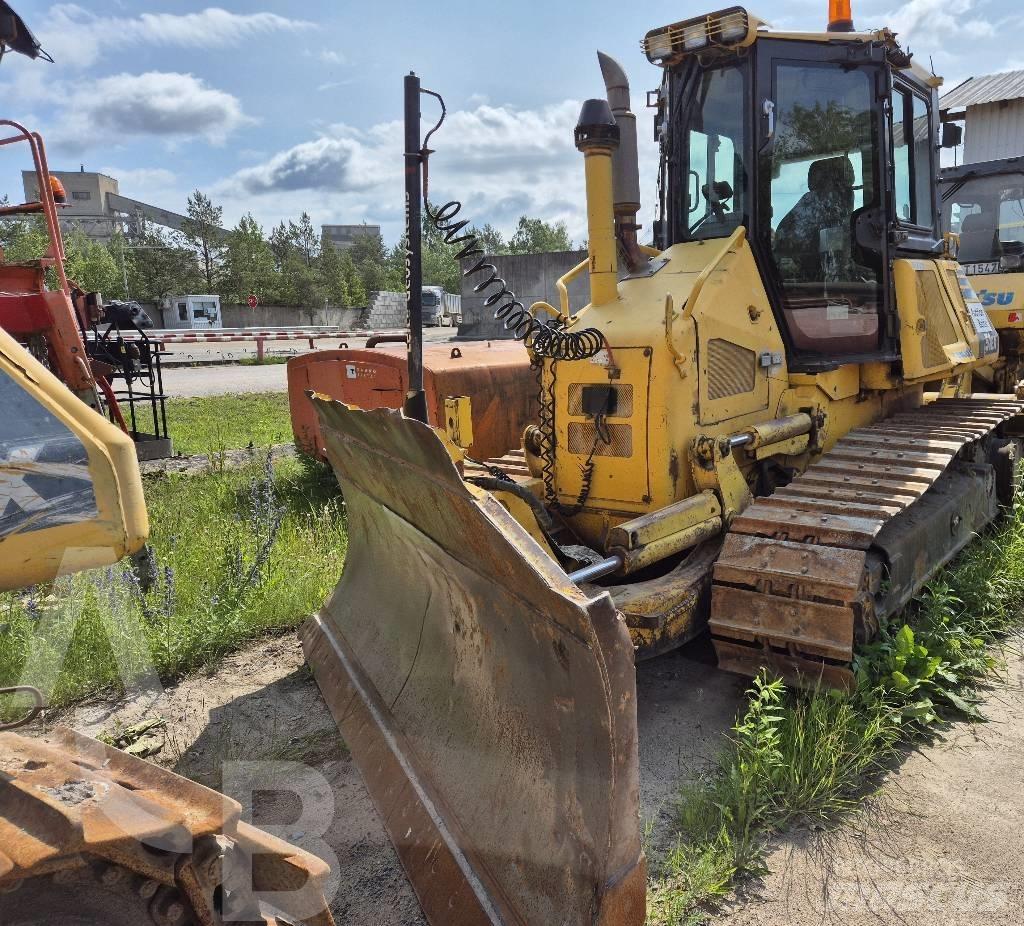 Komatsu D 51 EX-22 Buldozer sobre oruga