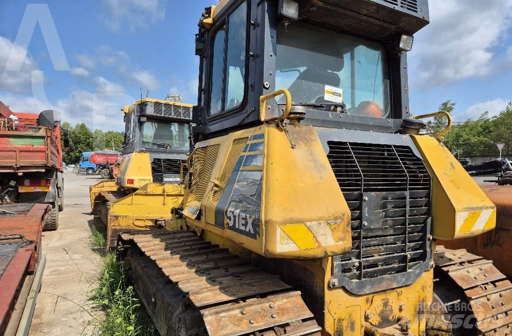Komatsu D 51 EX-22 Buldozer sobre oruga
