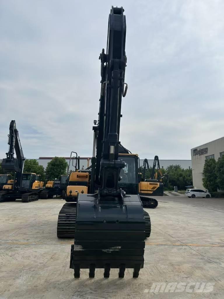 Hyundai HX 220 L Excavadoras de cadenas