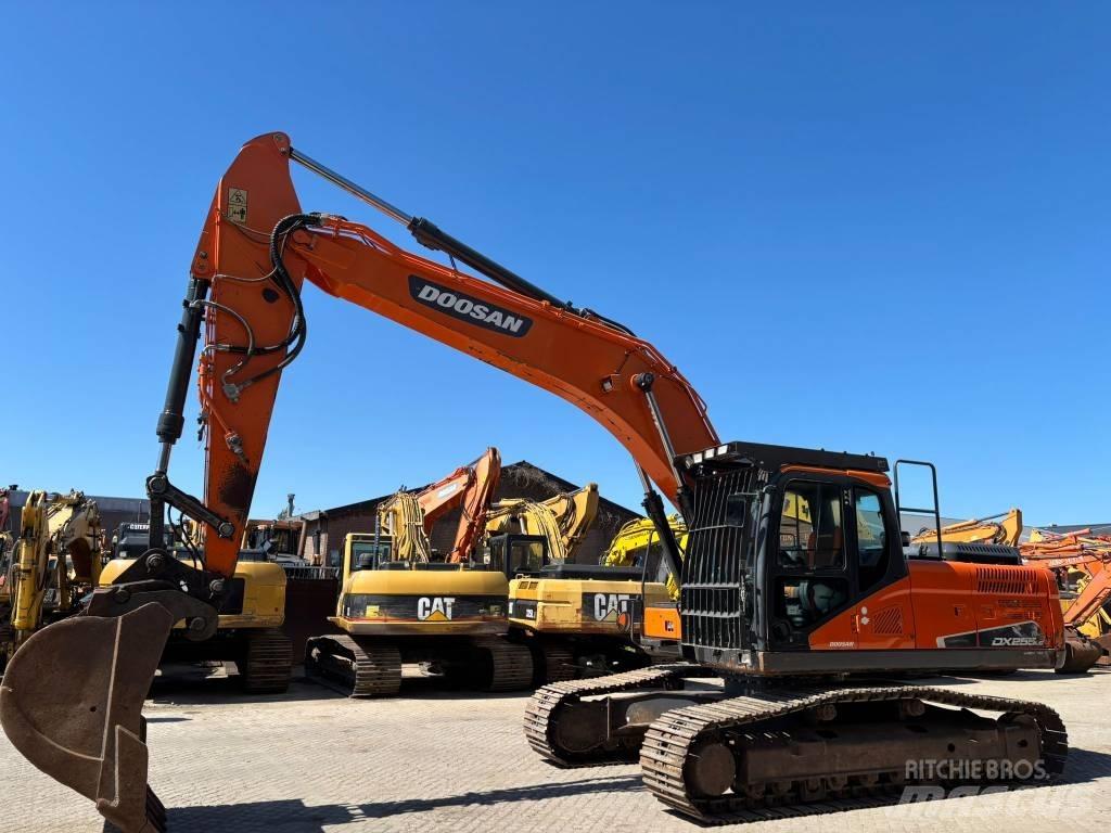 Doosan DX 255 NLC-5 Excavadoras de cadenas