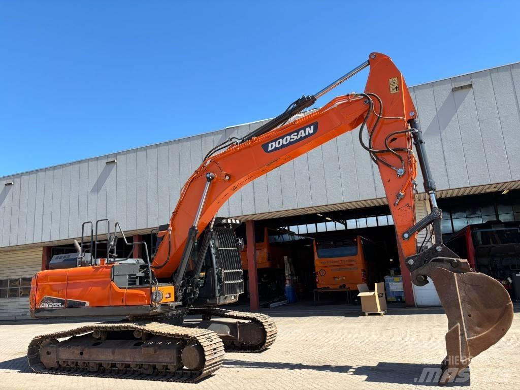 Doosan DX 255 NLC-5 Excavadoras de cadenas