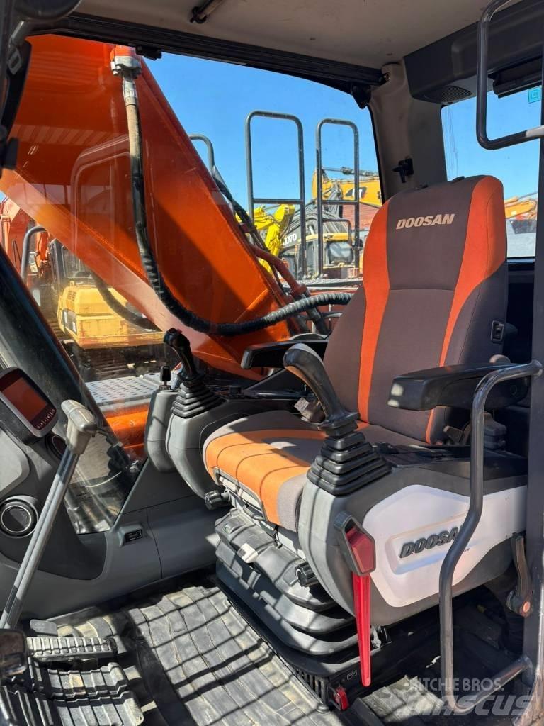 Doosan DX 255 NLC-5 Excavadoras de cadenas