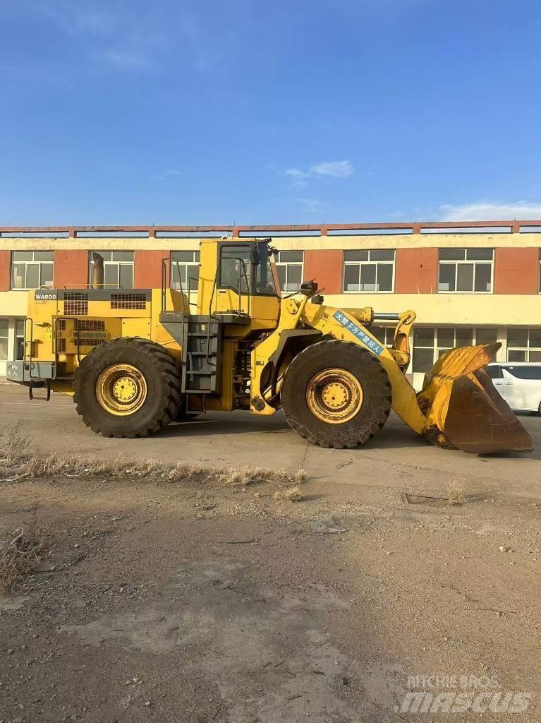 Komatsu WA 600-6 Cargadoras sobre ruedas