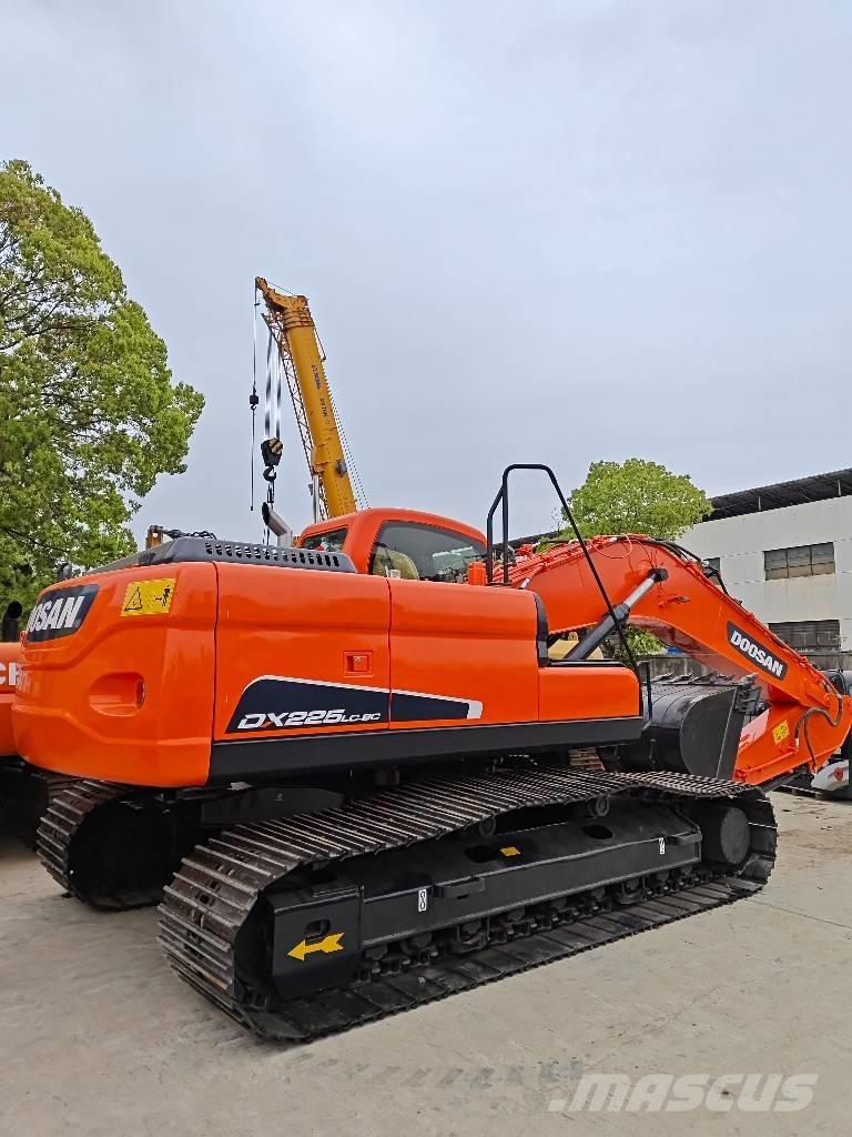 Doosan DX 225 LC-9C Excavadoras de cadenas