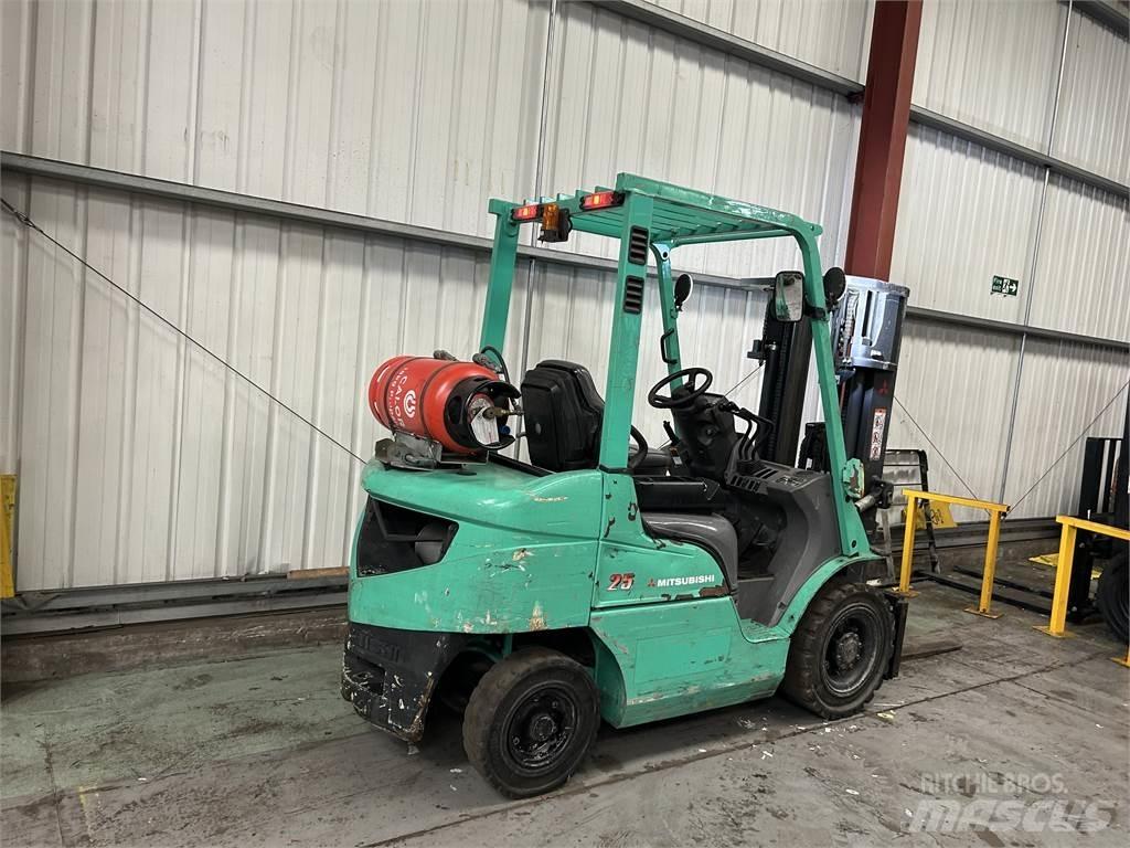Mitsubishi FG25NT Carretillas LPG