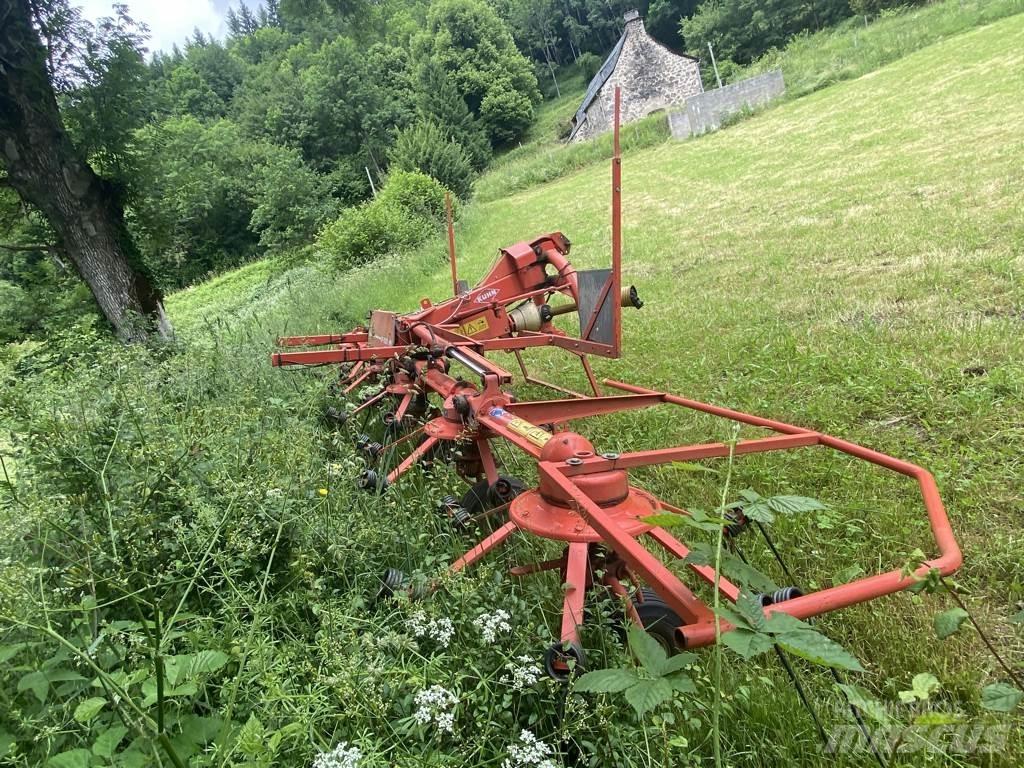 Kuhn GF6301MH Rastrillos y henificadores