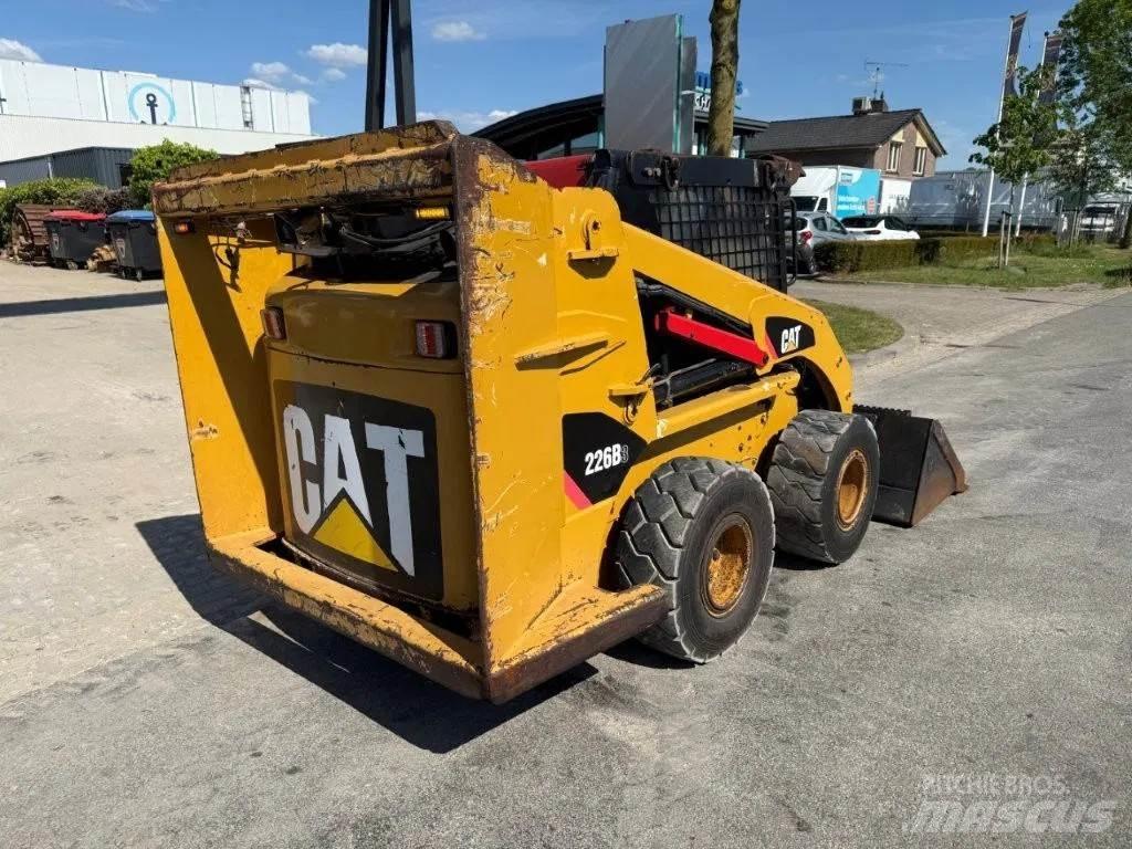CAT 226B3 Turbo Minicargadoras