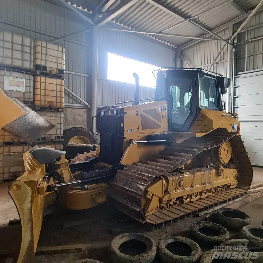 CAT D 5 LGP Buldozer sobre oruga