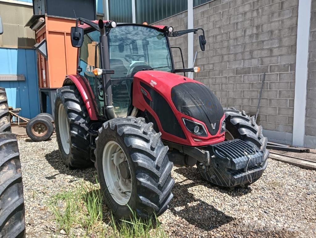 Valtra A 114 Tractores