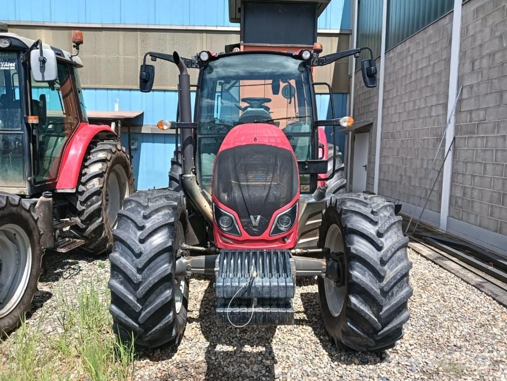 Valtra A 114 Tractores