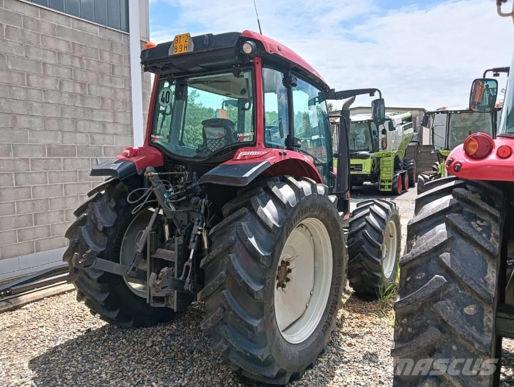 Valtra A 114 Tractores