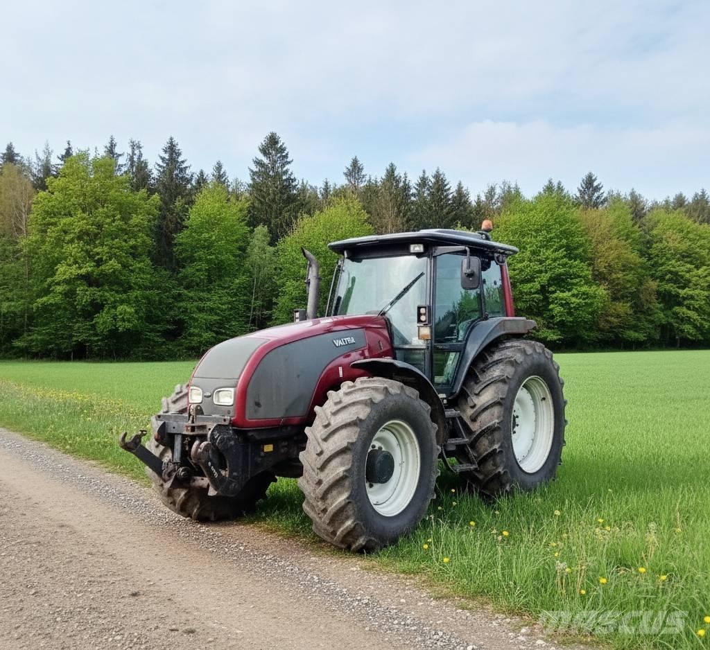 Valtra T 170 Tractores