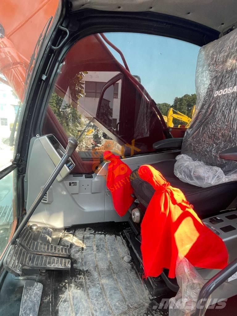 Doosan DX 225 LC Excavadoras de cadenas