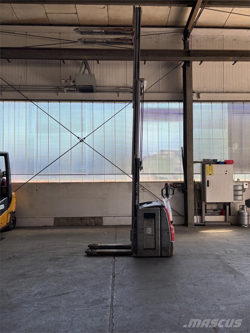 Still EXV 16 Apiladores eléctricos autopropulsados