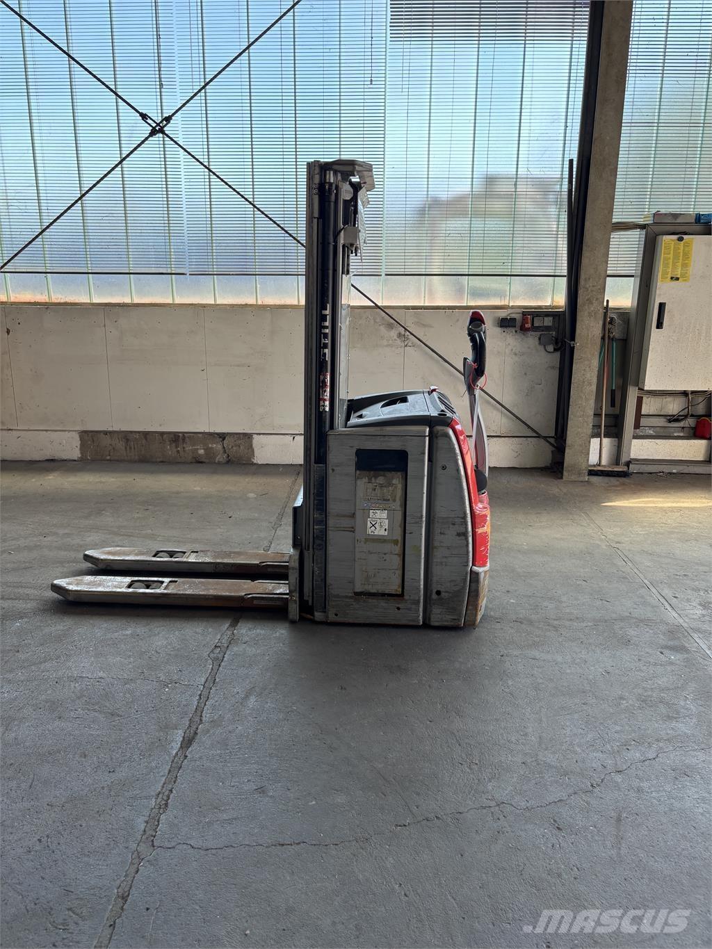 Still EXV 16 Apiladores eléctricos autopropulsados