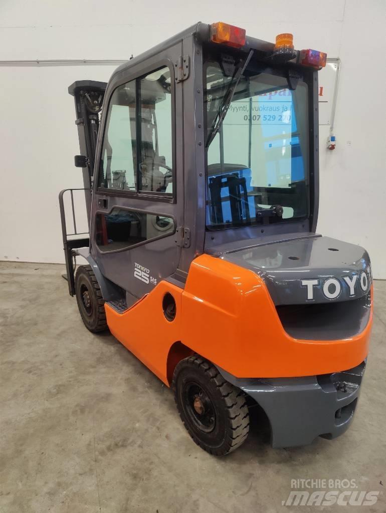 Toyota 02-8 FDF25 Carretillas diesel