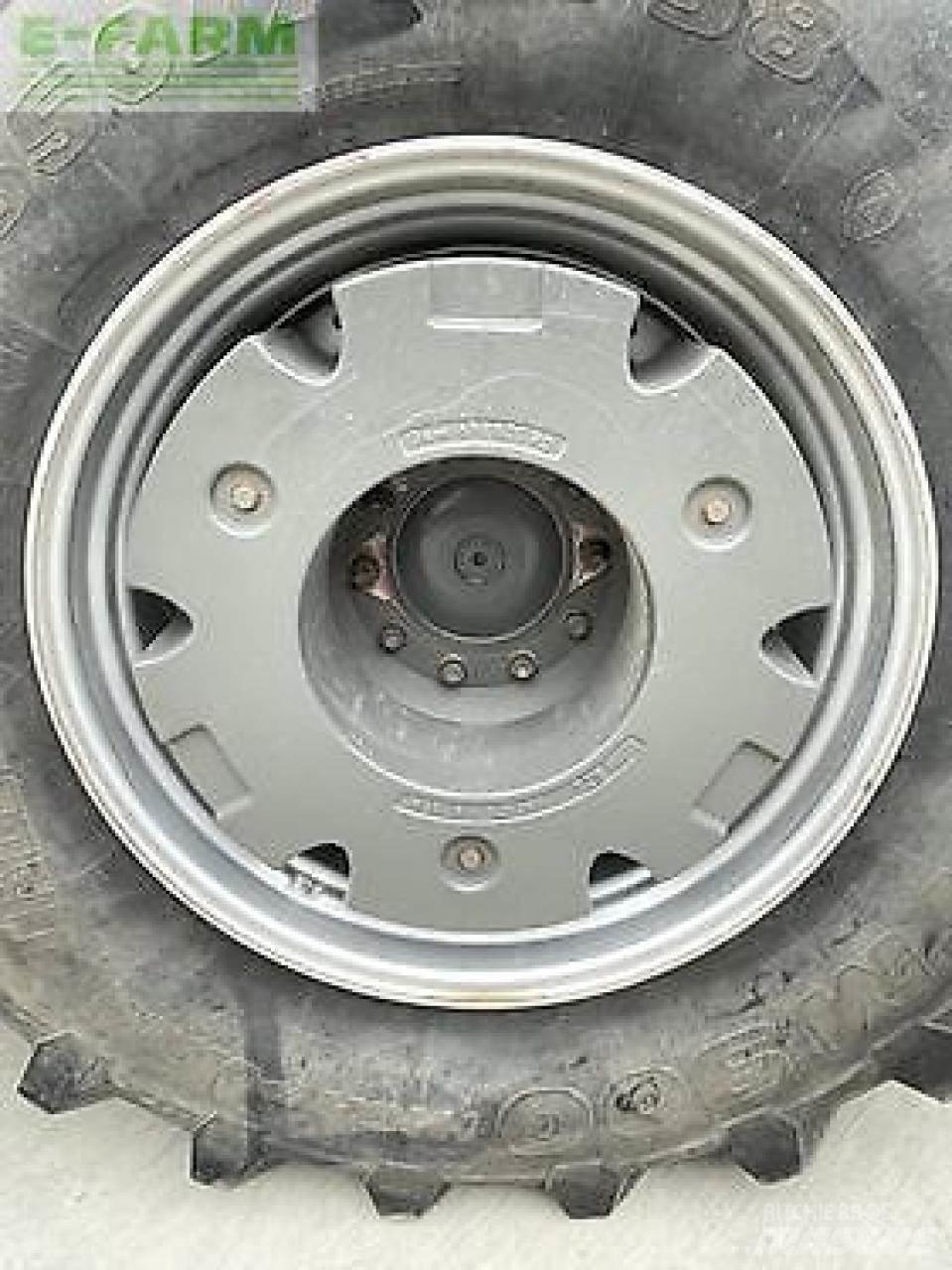 Fendt 724 vario Tractores