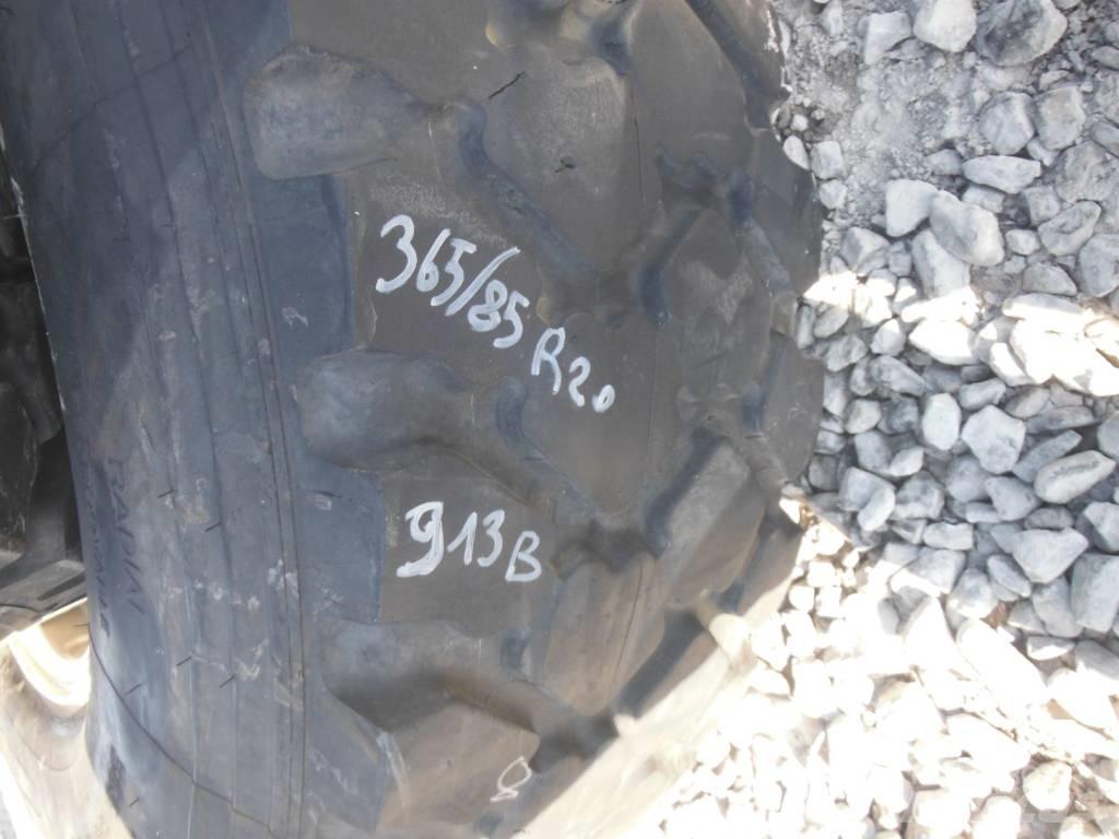 Michelin 365/85R20 Neumáticos, ruedas y llantas