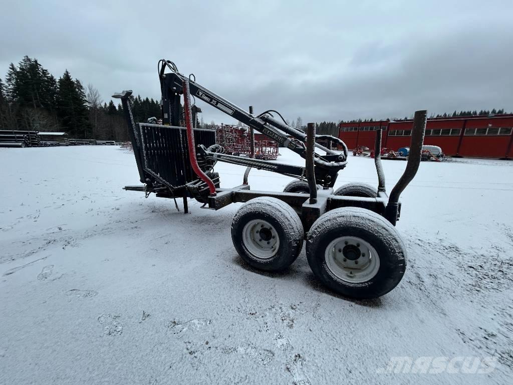 Hakki HK25 +MV70 Remolques forestales