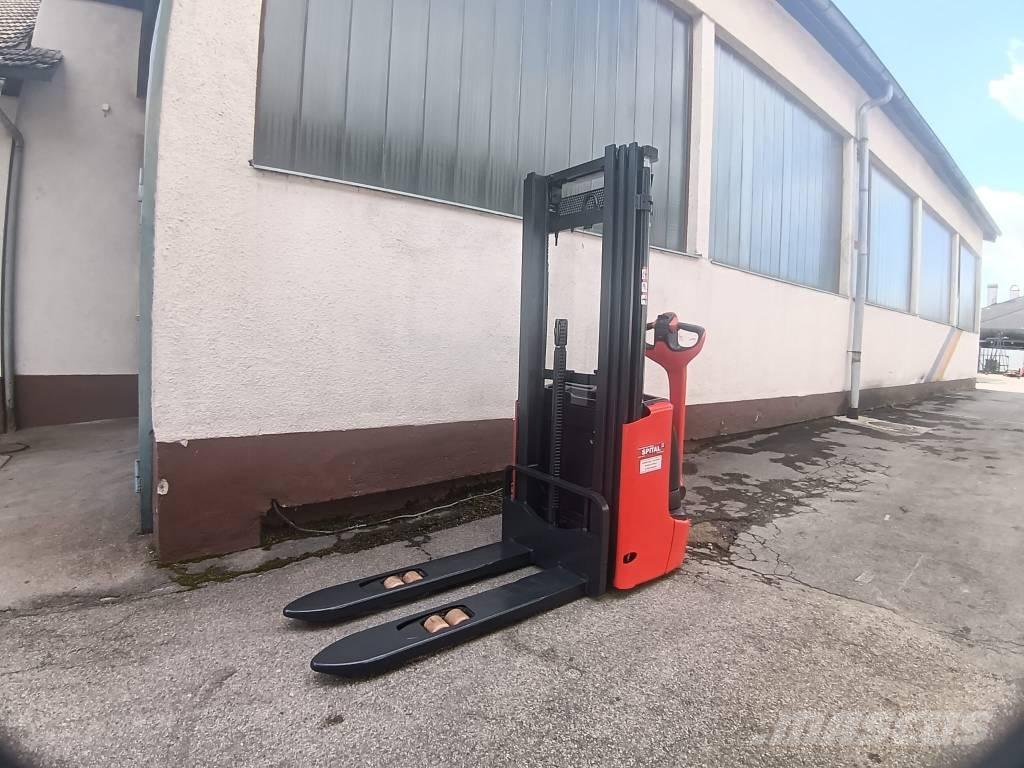 Linde L 12 Apiladores eléctricos autopropulsados