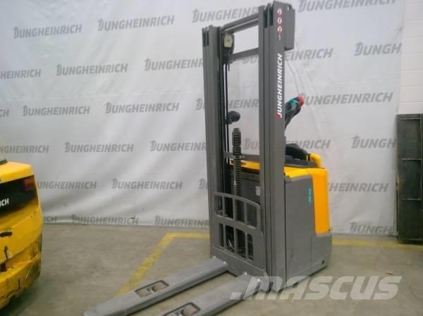 Jungheinrich ERC 212 Apiladores eléctricos autopropulsados