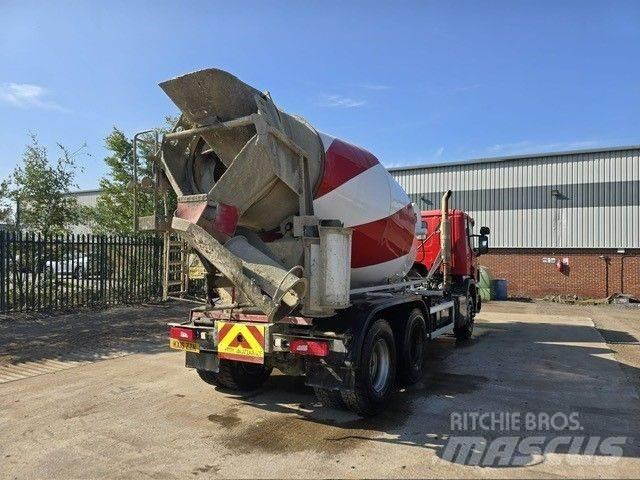 Scania P 320 Camiones hormigonera