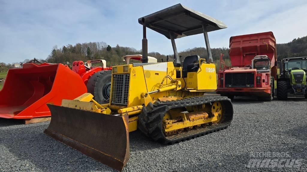 Komatsu D20P-7 Buldozer sobre oruga