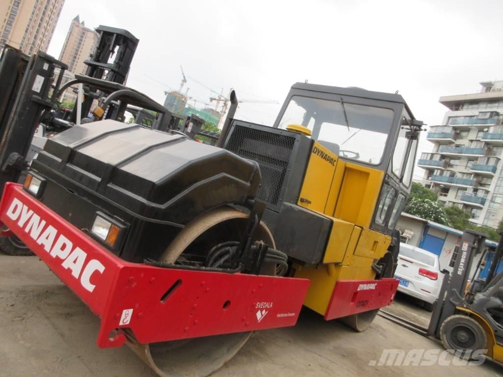 Dynapac CC 421 Rodillos de doble tambor