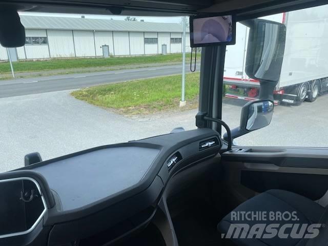 DAF XG 530 FAN Camiones caja cerrada