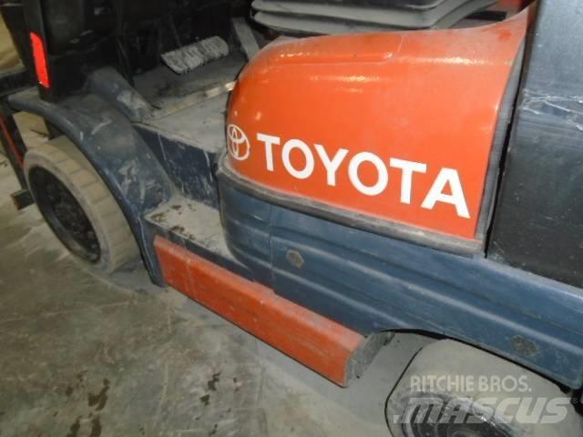 Toyota 52-6 FG U 30 Carretillas elevadoras todo terreno