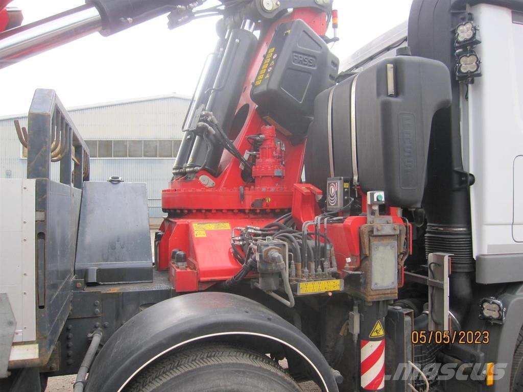 Sisu Polar Camiones grúa