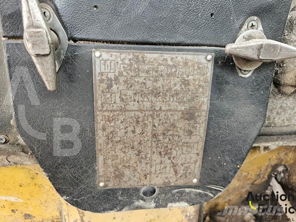  Onbekend T-170 Buldozer sobre oruga