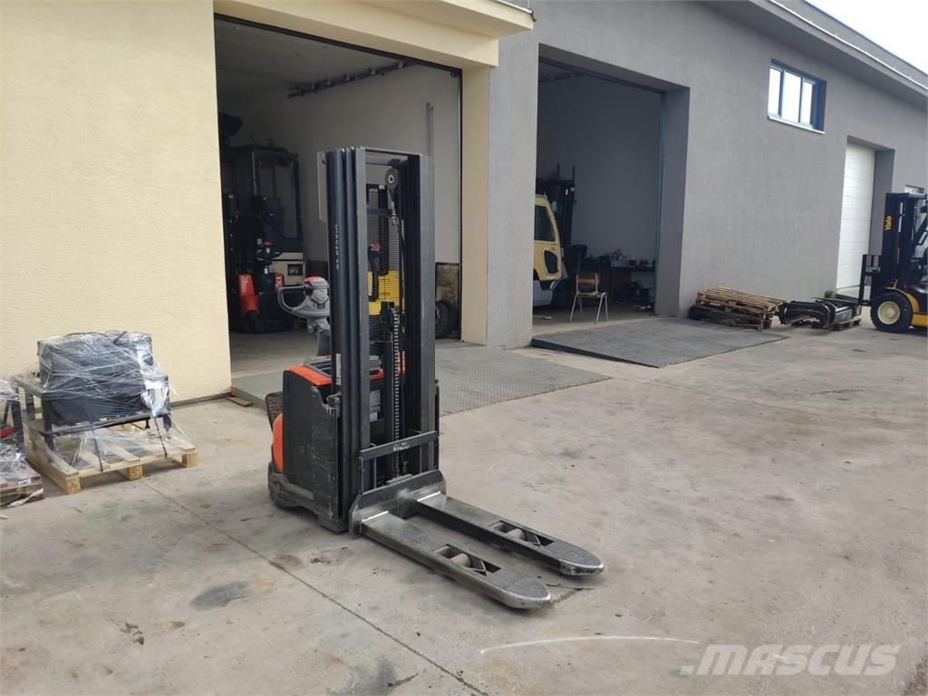 BT SWE120 Apiladores eléctricos autopropulsados