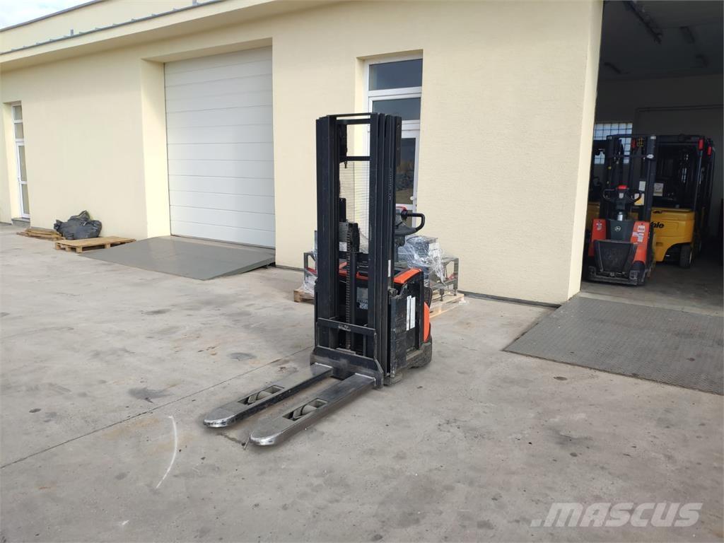 BT SWE120 Apiladores eléctricos autopropulsados