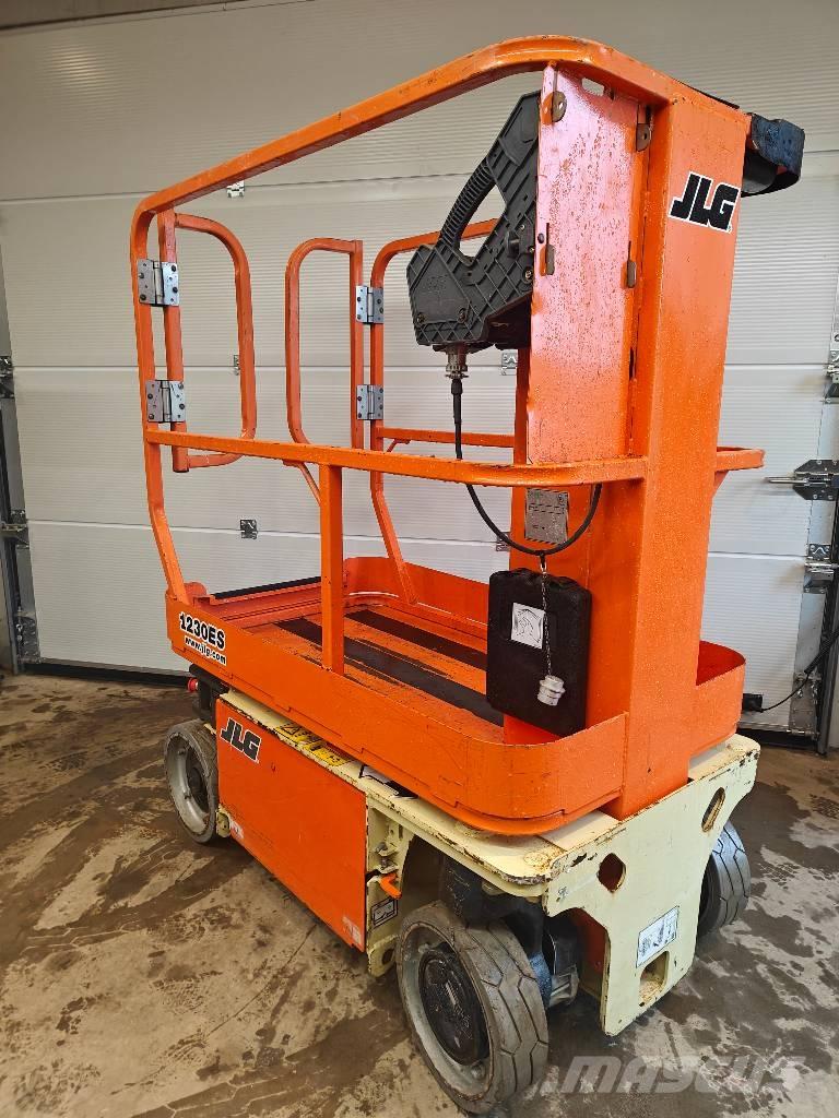 JLG 1230 ES Ascensores de personal y montacargas de acceso